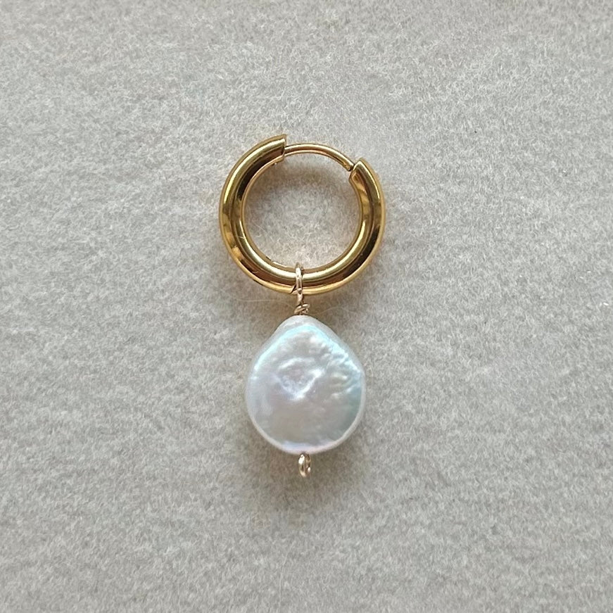 Coin Pearl Charm in Gold
