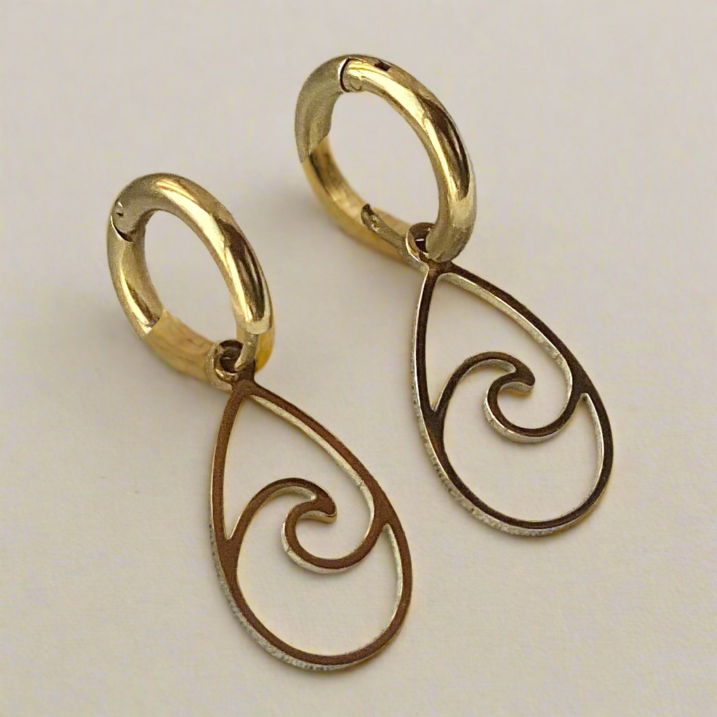 Gold Teardrop Wave Huggies