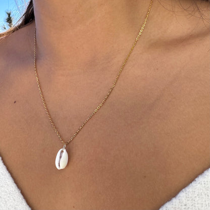 Single Cowrie Necklace