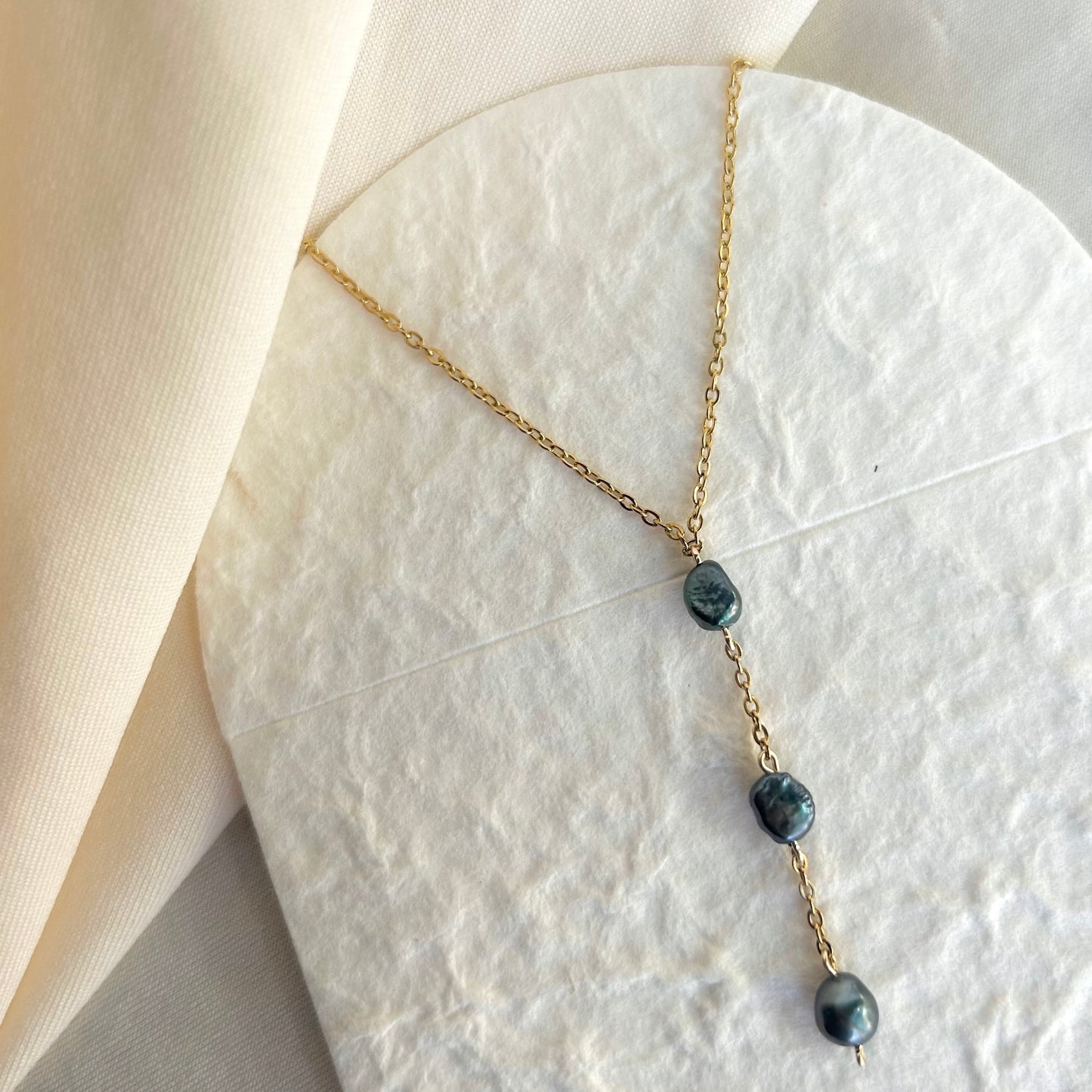Midnight Pearl Lariat