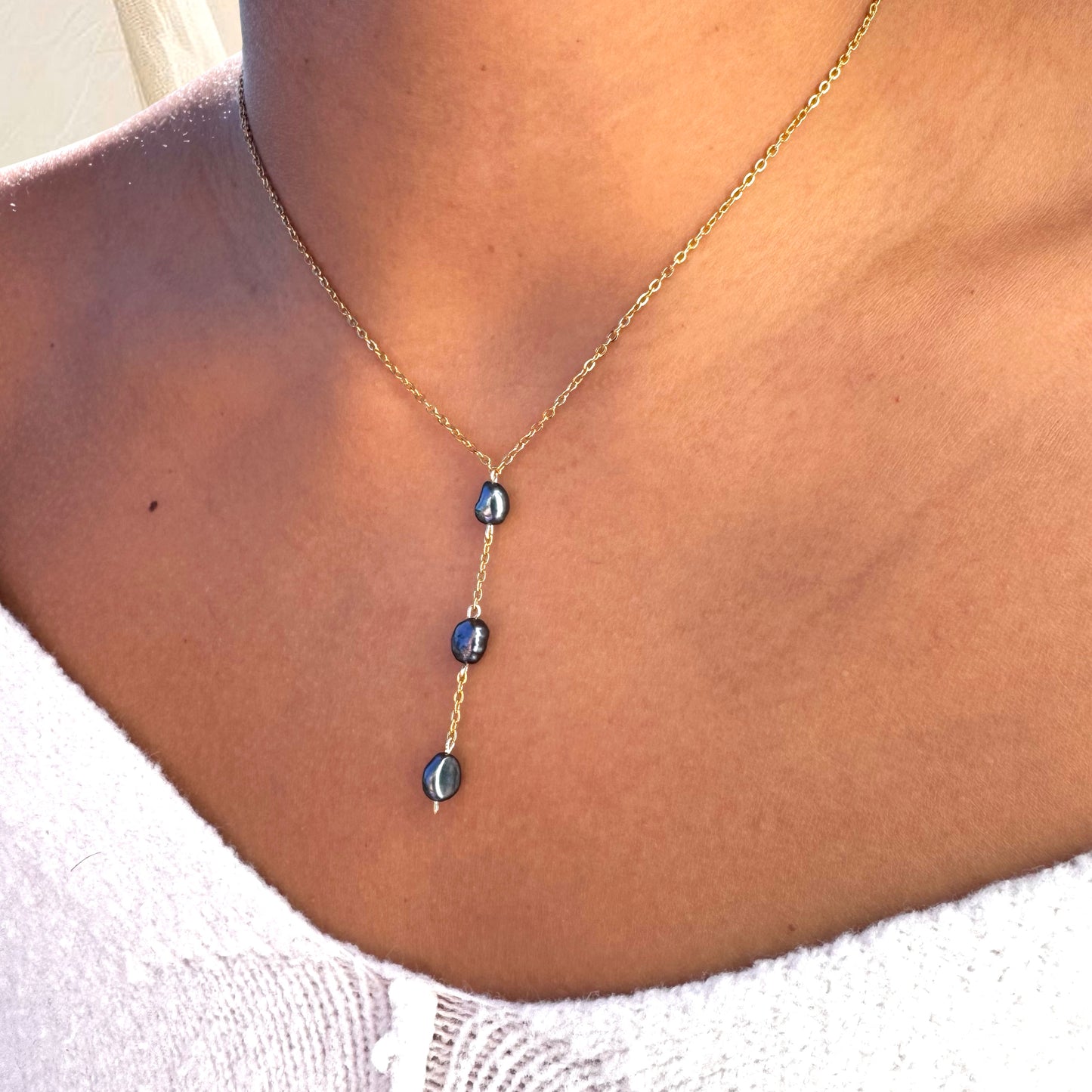 Midnight Pearl Lariat