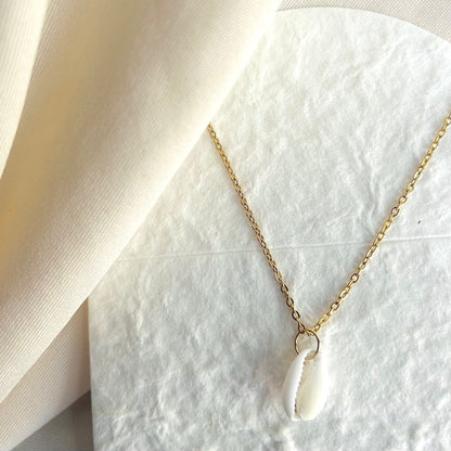 Single Cowrie Necklace