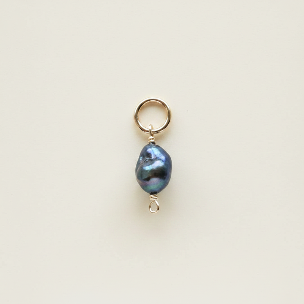 Midnight Pearl Charm in Gold