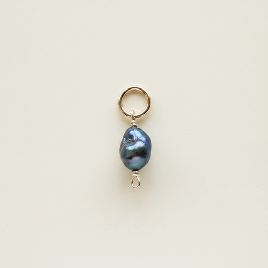 Midnight Pearl Charm in Gold